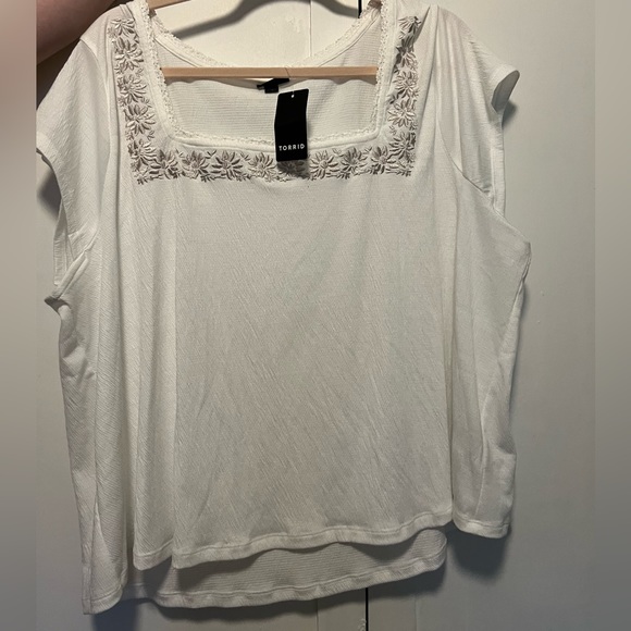 TORRID ivory top - Picture 1 of 1